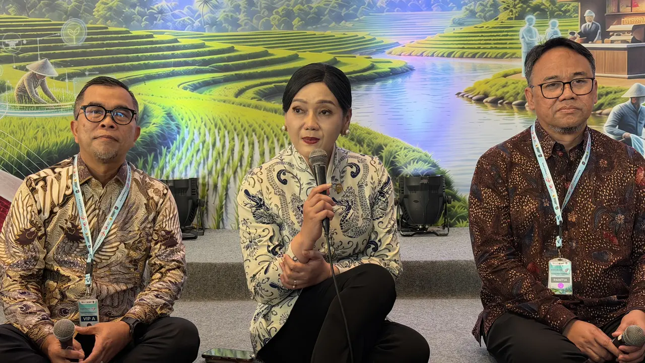 Ketua Dewan Komisioner OJK, Friderica Widyasari Dewi. (Liputan6.com/Tira Santia)
