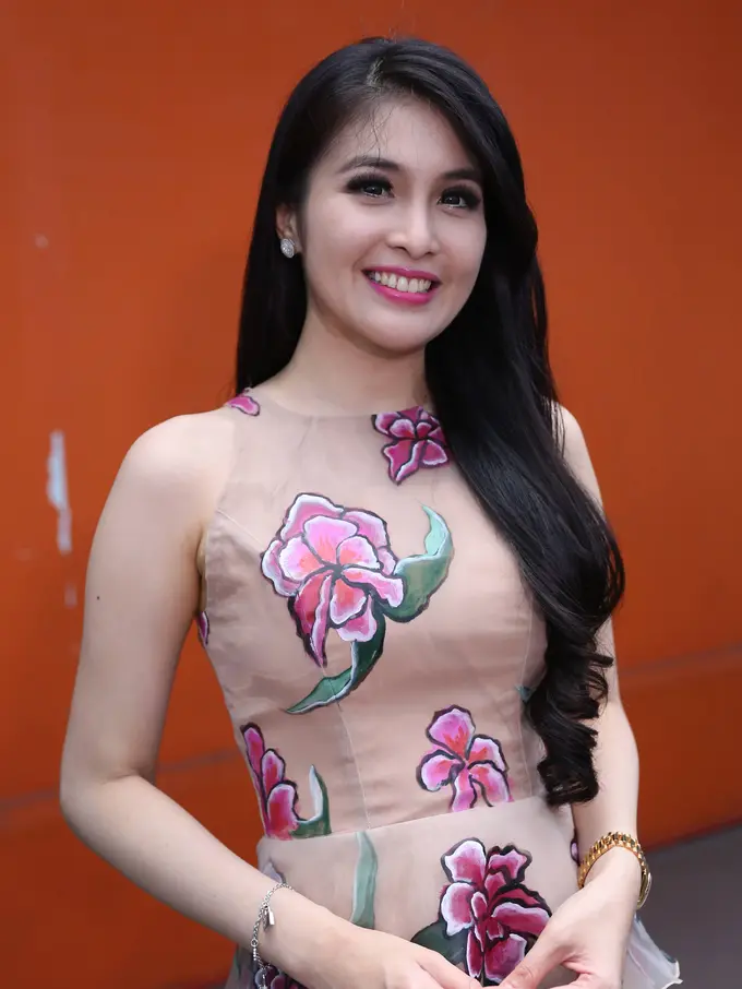 [Bintang] Sandra Dewi