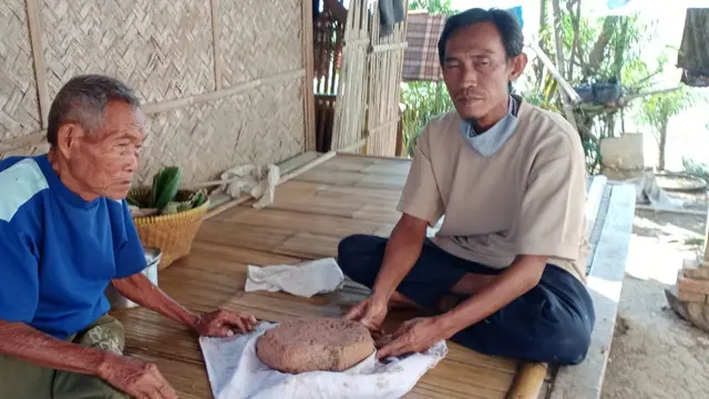 Kampung Salapan, Karawang hanya boleh dihuni 9 keluarga atau terancam musibah. (Foto: Liputan6.com/Abramena)