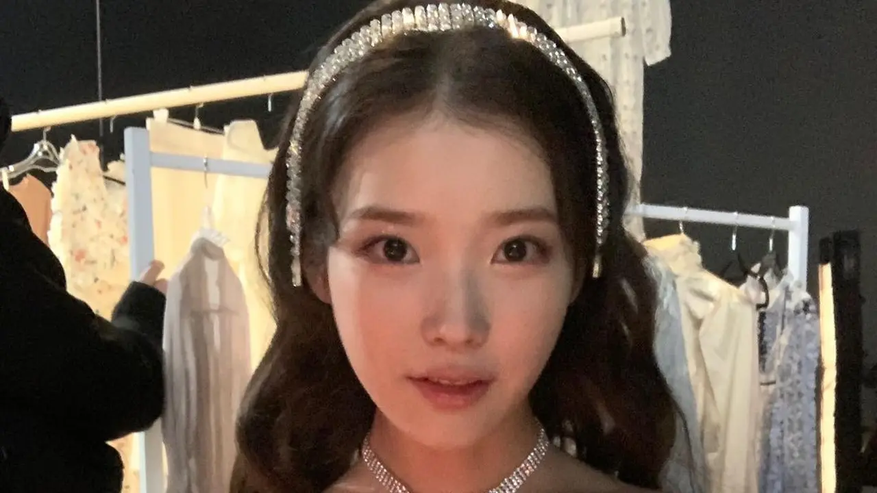 IU. (Instagram/ dlwlrma)