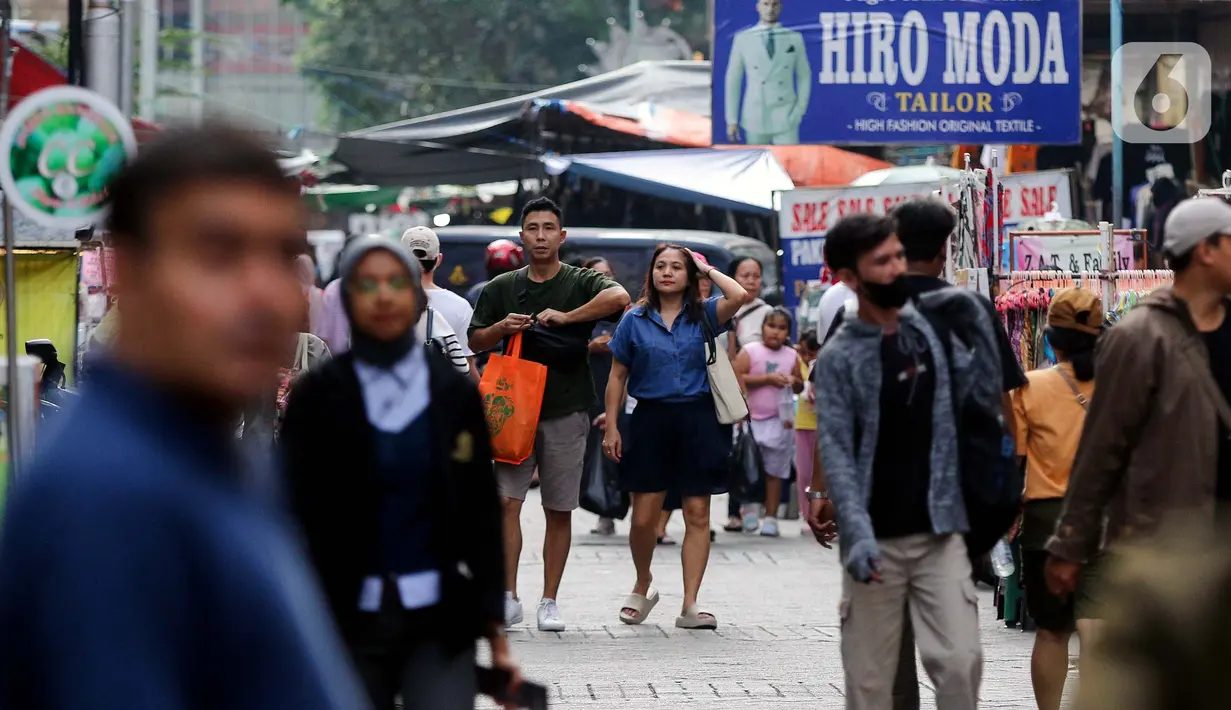 Langkah kaki yang terdengar kini semakin jarang. (Liputan6.com/Herman Zakharia)