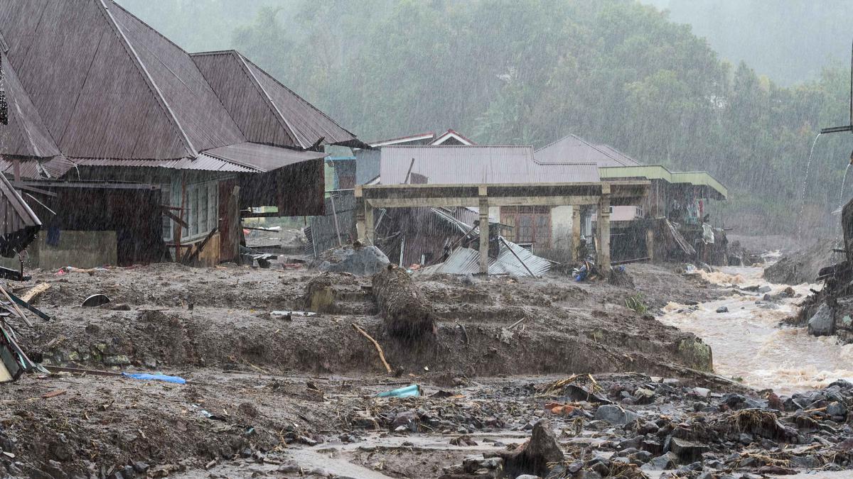 Banjir Bandang Sumatera: XLSmart Ungkap Tantangan Berat Pemulihan Jaringan di Wilayah Terdampak