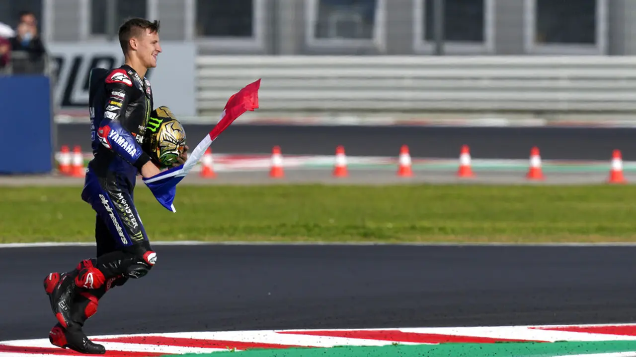 FOTO: Fabio Quartararo Pastikan Titel Juara Dunia MotoGP 2021