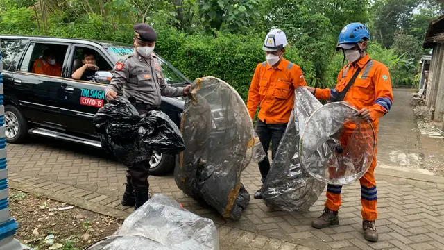 PLN Gandeng Polisi Amankan 30 Balon Udara di Trenggalek.