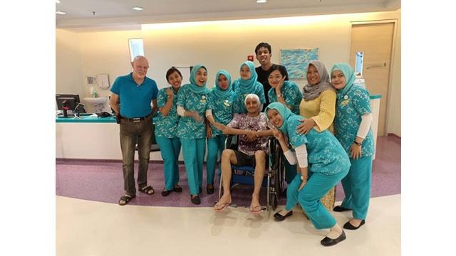 7 Momen Dylan Carr Diperbolehkan Jalan-jalan Pakai Kursi Roda