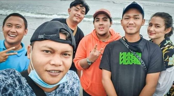 Dikabarkan Pacaran Ini 6 Momen Kebersamaan Azriel Hermansyah Dan Sarah Menzel Hot Liputan6 Com