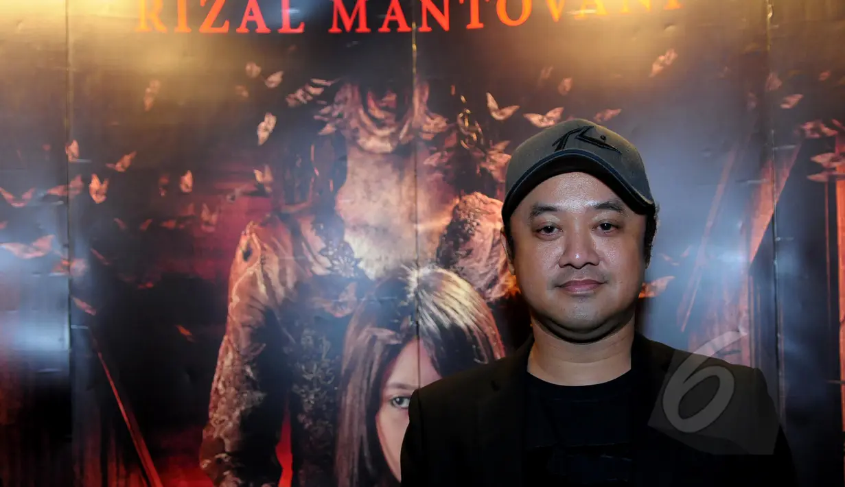 Sutradara Rizal Mantovani saat menghadiri gala premiere WEWE di Epicentrum XXI, Jakarta, Senin (13/4/2015). (Liputan6.com/Faisal R Syam)