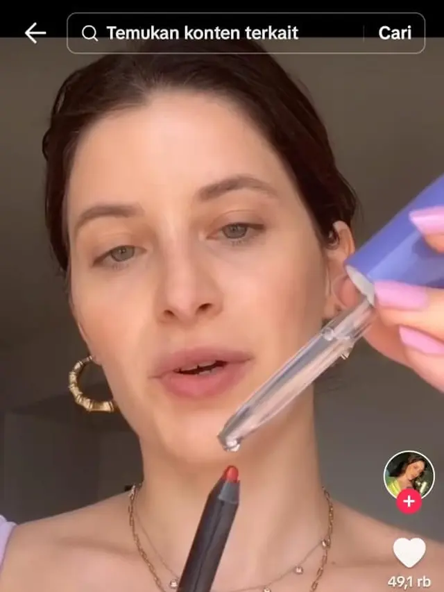 Mengatasi Lip Liner Kering dengan Face Oil