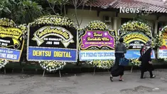 Jenazah Inao Jiro manajer JKT48 hingga kini masih disemayamkan di rumah duka Perumahan River Park, Blok GE/3, Kelurahan Jurang Mangu Barat, Pondok Aren, Kota Tangerang Selatan. 