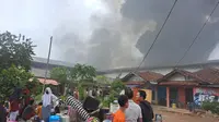 Pabrik Kemasan Plastik di Tangerang Terbakar Hebat, Warga Mengungsi