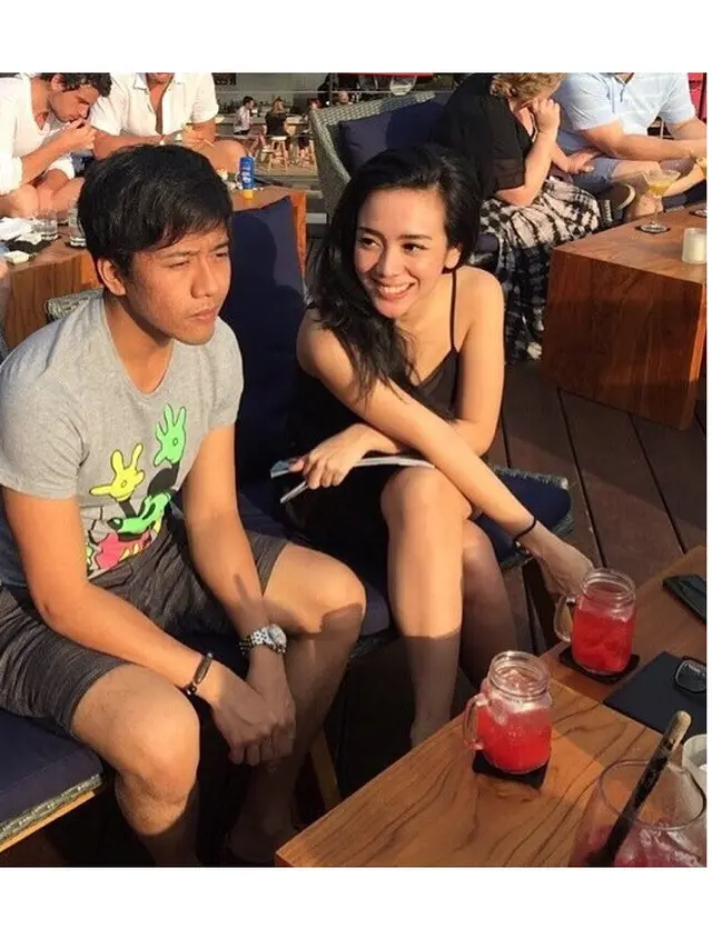 10 Tahun Menikah, Ini 6 Potret Harmonis Dea Ananda dan Ariel Nidji