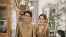 Dalam unggahan tersebut, perhatian langsung tertuju pada penampilan elegan Raissa Ramadhani yang tampil memukau dalam balutan kebaya bronze yang begitu mewah.  [@raissarmdhn].