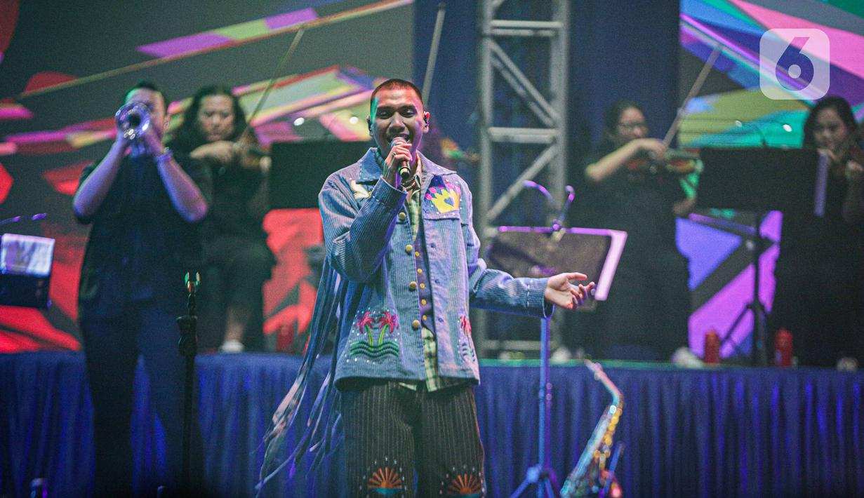 Usai menyanyikan Mencuri Hati, RAN melanjutkan sederet lagu hits lainnya seperti Warna Warni Dunia, Selamat Pagi, dan Hanya Untukmu’ yang mana lagu-lagu tersebut merupakan lagu populernya di tahun 2008. (Liputan6.com/Faizal Fanani)