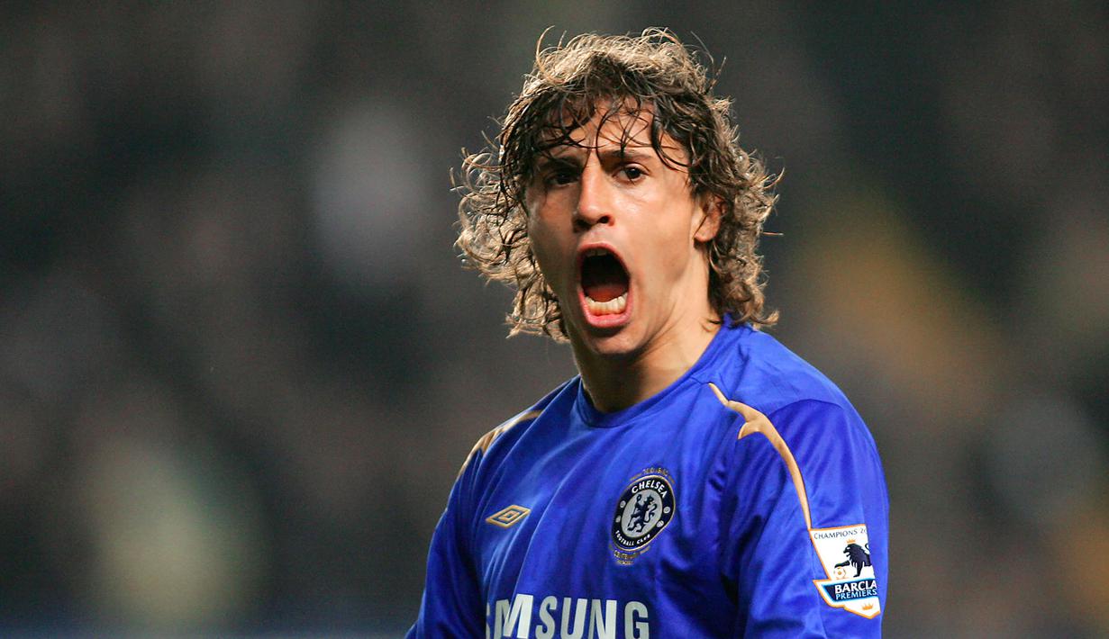 Hernan Crespo - Crespo bergabung dengan Chlsea pada musim panas tahun 2003. Namun ketajaman Crespo dalam mencetak gol justru menurun di lima musim bersama The Blues, pemain asal Argentina ini hanya mencetak 20 gol untuk Chelsea. (AFP/Adrian Dennis)
