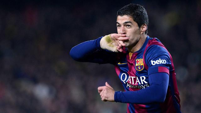 Luis Suarez, striker Barcelona memiliki bakat terpendam menjadi seorang penjaga gawang. Terlihat pada sesi latihan Timnas Uruguay dan juga saat masih bersama Liverpool.