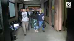 Selanjutnya VM akan menjalani proses pemeriksaan dan kesehatan oleh polisi.