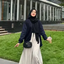 Koleksi tas mewah&nbsp;Wirda Mansur yang diundang naik haji jalur influencer oleh Raja Salman. (dok. Instagram @wirda_mansur/https://www.instagram.com/p/CyHoMJdSixW/)