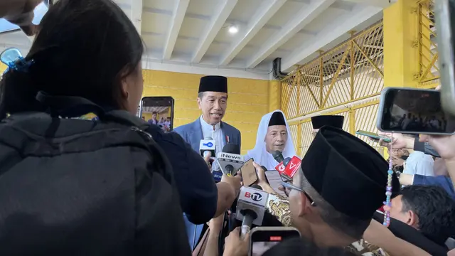 Presiden Joko Widodo atau Jokowi menepis isu sejumlah Menteri Kabinet Indonesia Maju (KIM) mundur dari jabatan.