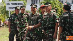 Citizen6, Surabaya: Komandan Kobangdikal dalam pelaksanaan sidaknya yang disertai Wadan Kobangdikal Brigjen TNI Marinir P. Verry Kunto. (Pengirim: Penkobangdikal).