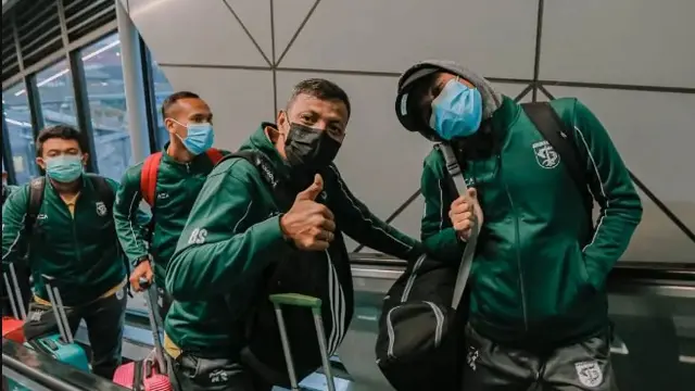 6 Potret Tim Persebaya Tiba di Bandung, Siap Jalani Piala Presiden 2022