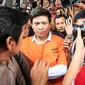 BNN tetapkan Bupati Ogan Ilir, Ahmad Wazir Nofiandi sebagai tersangka, Jakarta, Jumat (18/3/2016). Selama proses hukum berjalan, Nofiandi akan direhabilitasi di pusat rehabilitasi BNN di Lido Jawa Barat. (Liputan6.com/Yoppy Renato)