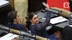 Sejumlah politisi berlatar belakang artis atau selebriti dilantik menjadi anggota Dewan Perwakilan Rakyat (DPR) Republik Indonesia terpilih periode 2024-2029 di Gedung Nusantara, Kompleks Parlemen, Senayan, Jakarta, Selasa (1/10/2024). (Liputan6.com/Angga Yuniar)