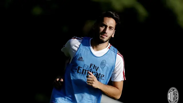 Hakan Calhanoglu