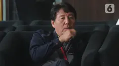 General Manager Hyundai Engineering Construction, Henry Jung menunggu jalannya pemeriksaan di gedung KPK, Jakarta, Kamis (5/12/2019). Henry Jung diperiksa sebagai tersangka dugaan suap proses perizinan proyek Pembangkit Listrik Tenaga Uap (PLTU) 2 Cirebon. (merdeka.com/Dwi Narwoko)