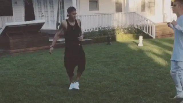 Bintang Barcelona, Neymar Beradu Skill Juggling dengan Justin Bieber