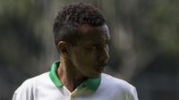 Gelandang Timnas Indonesia U-19, Todd Rivaldo, saat uji coba melawan Timnas Indonesia U-23 di Lapangan ABC Senayan, Jakarta, Sabtu (24/2/2018). Timnas U-23 menang 5-0 atas Timnas U-19. (Bola.com/Vitalis Yogi Trisna)