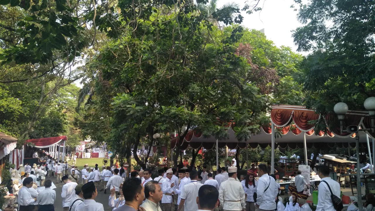 DPP Partai Gerindra menggelar upacara HUT ke-74 RI di Kantor DPP Partai Gerindra, Ragunan, Jakarta Selatan.