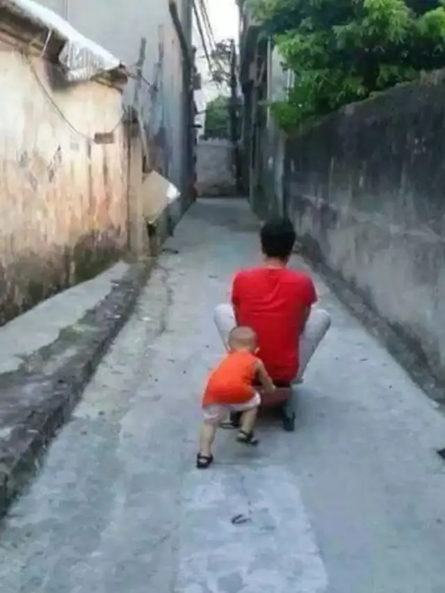 6 Aksi Bapak-Bapak Bak Anak Kecil Ini Bikin Senyum, Netizen: Puber Kedua