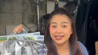 Potret Mpok Alpa Pakai Wig saat Syuting, Sebut Rontok Akibat Melahirkan Padahal Kanker (sumber: Instagram/nina_mpokalpa)