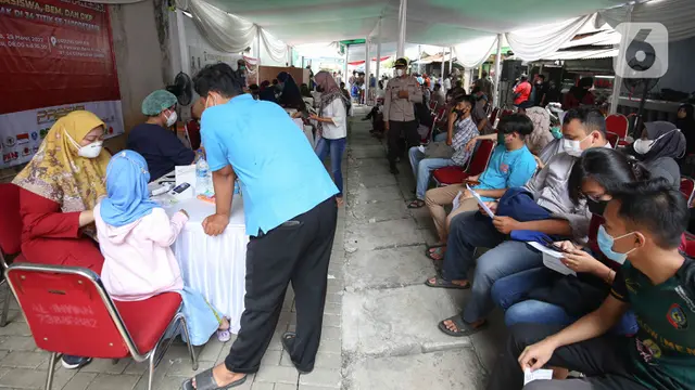 FOTO: Jelang Ramadhan, Pemprov DKI Jakarta Akan Tingkatkan Sentra Vaksinasi COVID-19