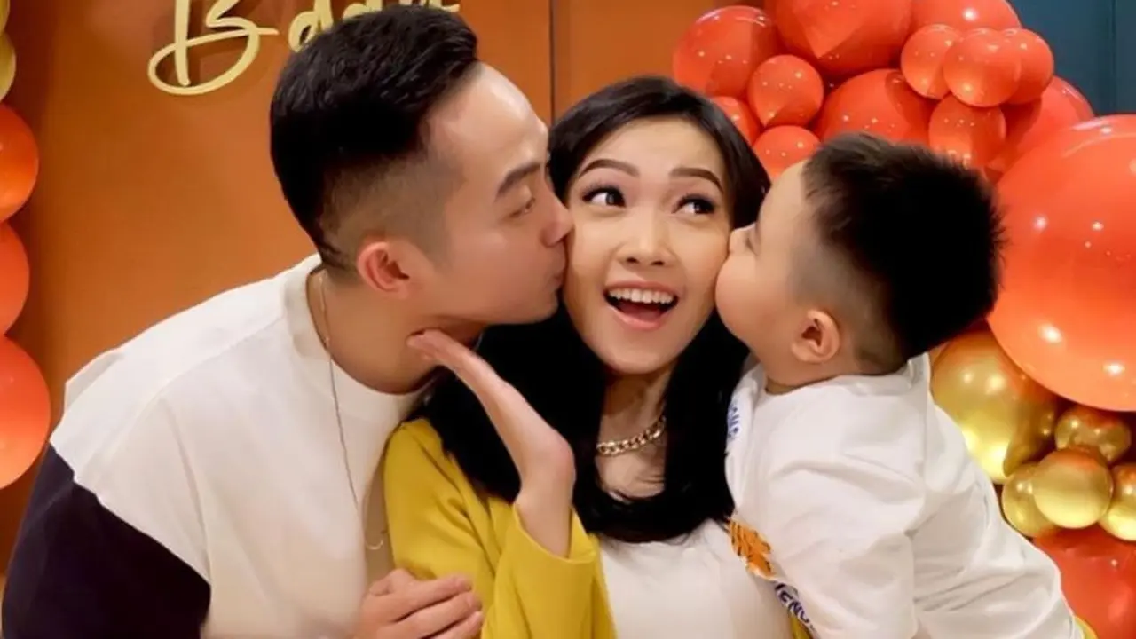 Sosok Lizzebethmua, TikToker dan Ibu dari Babay Clayton yang Viral