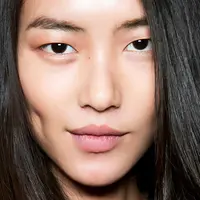 Bagaimana manfaat minyak zaitun untuk merawat rambut? Simak di sini. Sumber foto: stylecaster.com.