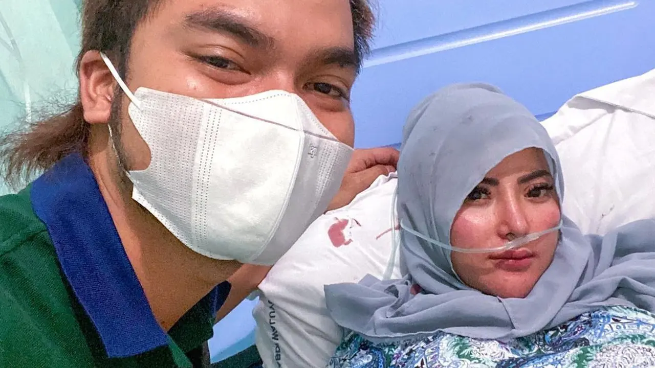 Ayu Aulia setelah sadar akibat mencoba bunuh diri.