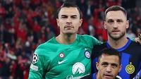 Emil Audero, Kiper Inter Milan berusia 26 tahun ini merupakan pesepak bola Italia yang memiliki garis keturunan Indonesia, tepatnya dari Mataram. Saat ini ia tengah menjalani musim pertama bersama Inter Milan berstatus pinjaman dari Sampdoria. (Inter.it)
