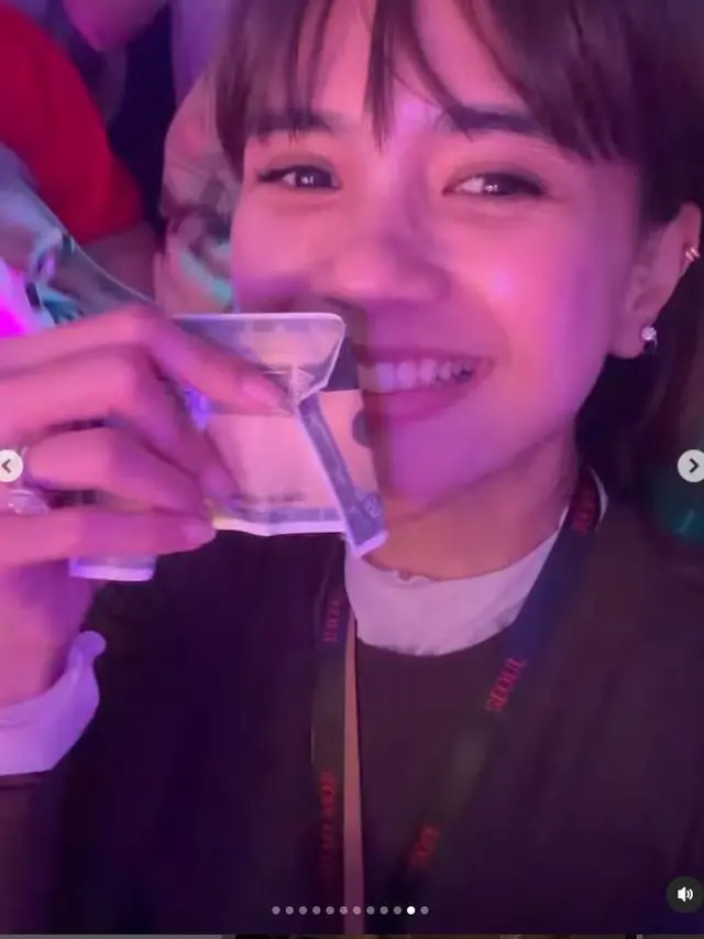 6 Potret Audi Marissa Nonton Konser J-Hope BTS di Korea, Anthony Xie Jaga Anak