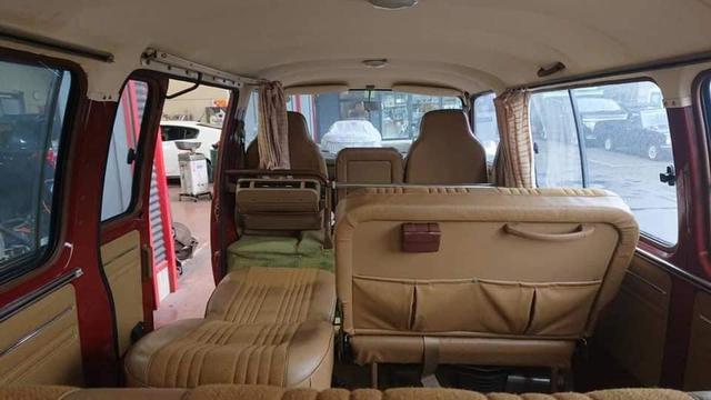 Toyota Hiace jadul (Facebook/Sri Lankan Van Riders)