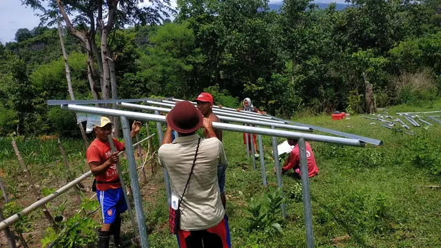 Alirkan Air Layak Minum, Masyarakat Desa Compang Ndejing Bangun Pompa Air Tenaga Surya