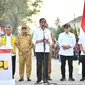 Presiden Joko Widodo atau Jokowi saat meresmikan pelaksanaan Instruksi Presiden Jalan Daerah (IJD) di seluruh Provinsi Lampung. (Foto: Istimewa)