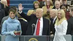 Presiden AS ke-45, Donald Trump menyampaikan pidato pertamanya usai dilantik menjadi presiden di Capitol Hill, Washington DC, AS, Jumat (20/1). Dikabarkan, Trump sendiri yang menulis dan menyusun pidato pelantikannya. (AFP Photo)