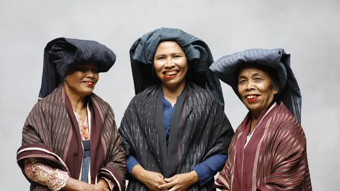 Upaya Tobatenun Selamatkan Kain Ulos Sebagai Warisan Budaya Tinggi