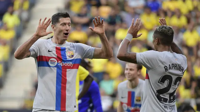 Foto: Barcelona Hajar Cadiz, Lewandowski Lampaui Rekor Cristiano Ronaldo di Liga Spanyol