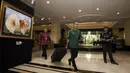 Pemain Timnas Indonesia, Riko Simanjuntak, bersiap ke Bandara Soetta dari Hotel Sultan, Jakarta, Rabu (14/11). Timnas Indonesia akan berangkat ke Thailand untuk laga Piala AFF 2018. (Bola.com/Vitalis Yogi Trisna)