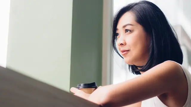 perempuan dan oktober sulung