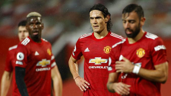 Striker baru Manchester United, Edinson Cavani, saat melawan Chelsea pada laga Liga Inggris di Stadion Old Trafford, Minggu (25/10/2020). Kedua tim bermain imbang 0-0. (Phil Noble/Pool via AP)