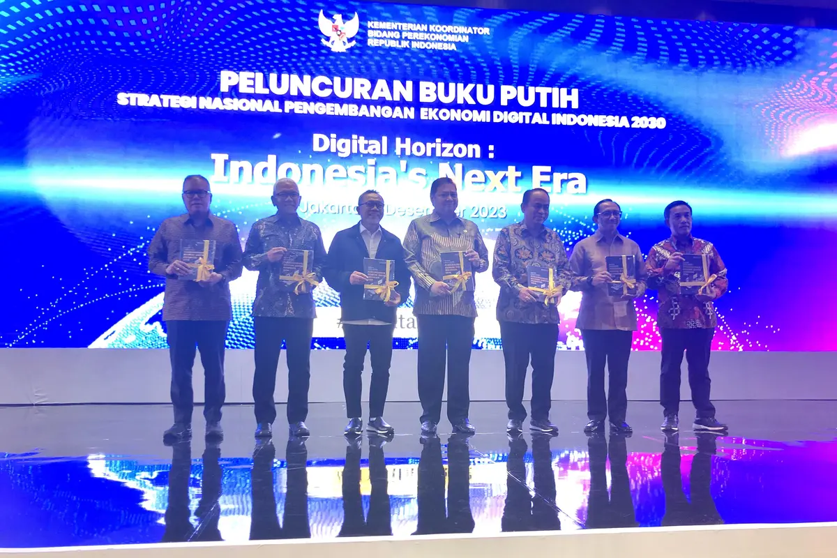 Menteri Perdagangan (Mendag) RI Zulkifli Hasan menghadiri Diseminasi Buku Putih Strategi Nasional Pengembangan Ekonomi Digital 2030 di The St. Regis Jakarta, Rabu (6/12/2023). (Elza/Liputan6.com)