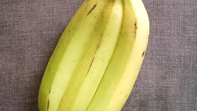 8 Potret Buah Berbentuk Unik Banget, Bikin Takjub